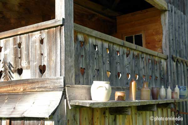 Art de vivre en Haute Savoie décoration extérieur de chalet de montagne