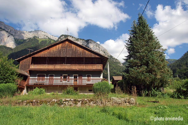 Chalet typique de Haute Savoie situé à Petit Bornand Les Glières