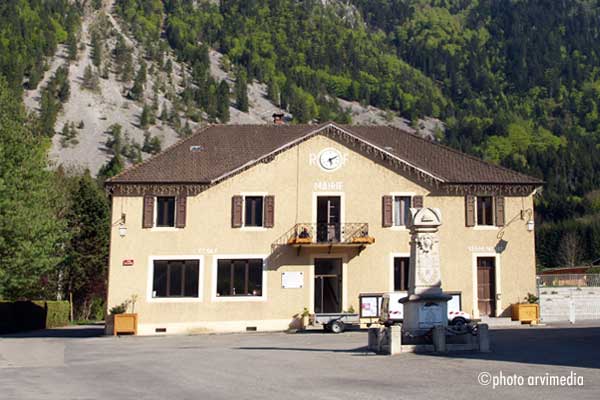 Mairie de Petit Bornand les Glières la mairie du village
