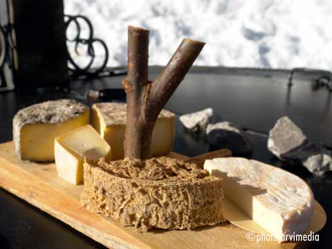 reblochon, tomme fermière, tomme au marc de Savoie, abondance, vente à la ferme