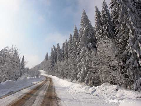 attention n'oubliez pas vos pneux neige