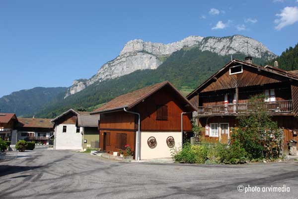 Vacances montagne Haute Savoie village typique savoyard pour de merveilleuse vacances en été