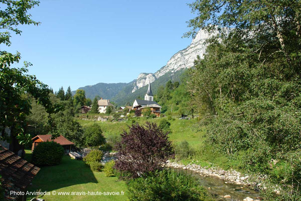 Village savoyard Le Petit Bornand Les Glières village de vacances Haute Savoie
